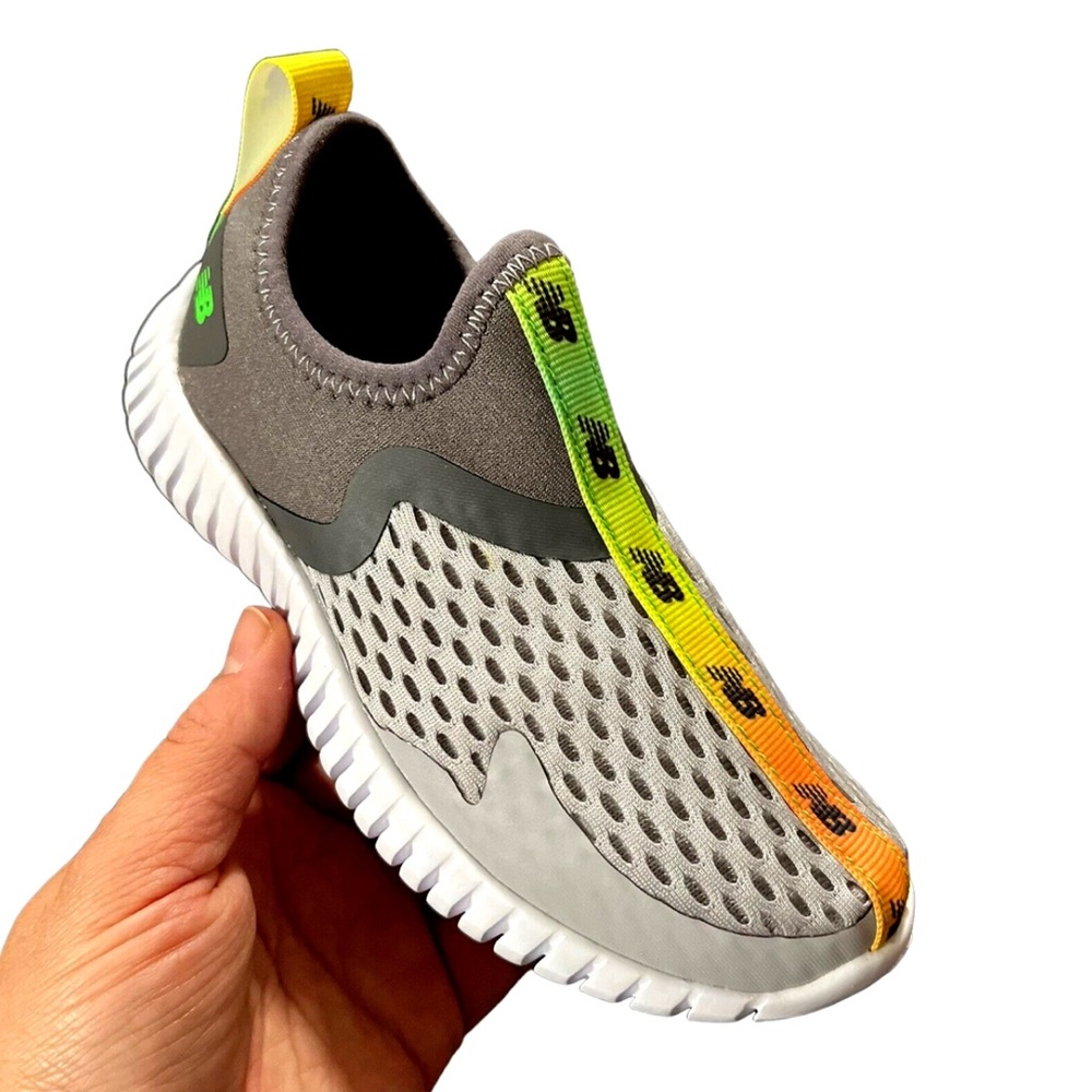 NWOT New Balance Toddler Boys Aqua Drift V1 12 Gray Slip on size 4